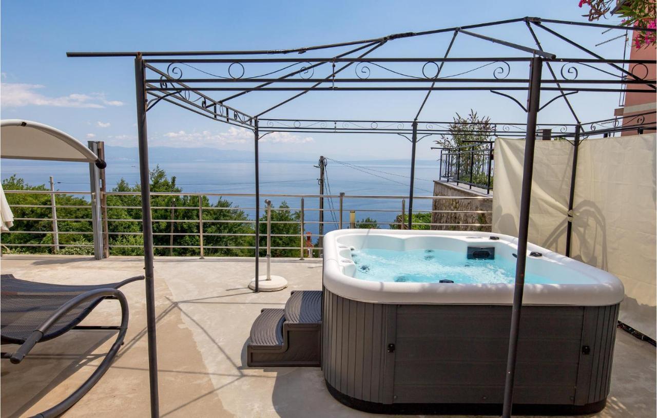 1 Bedroom Gorgeous Apartment In Mošćenička Draga エクステリア 写真