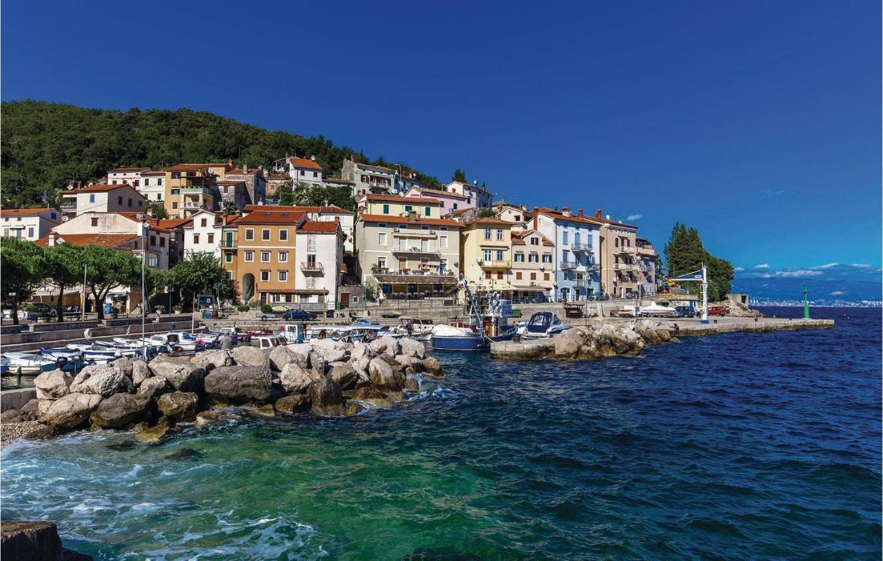 1 Bedroom Gorgeous Apartment In Mošćenička Draga エクステリア 写真