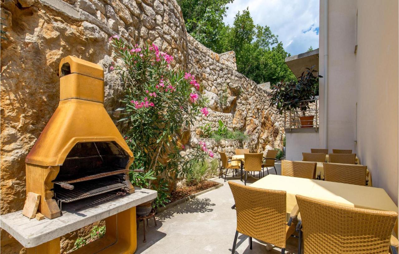 1 Bedroom Gorgeous Apartment In Mošćenička Draga エクステリア 写真