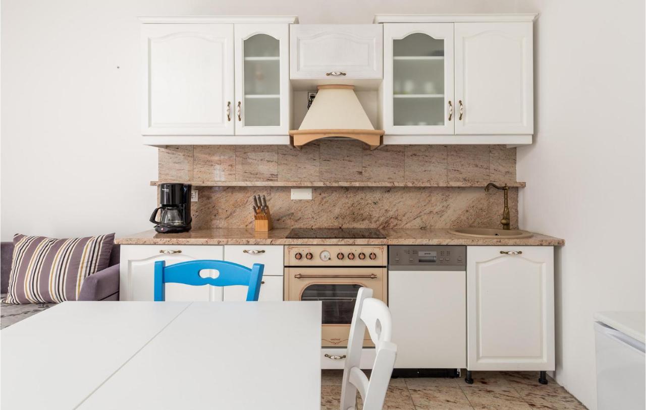 1 Bedroom Gorgeous Apartment In Mošćenička Draga エクステリア 写真