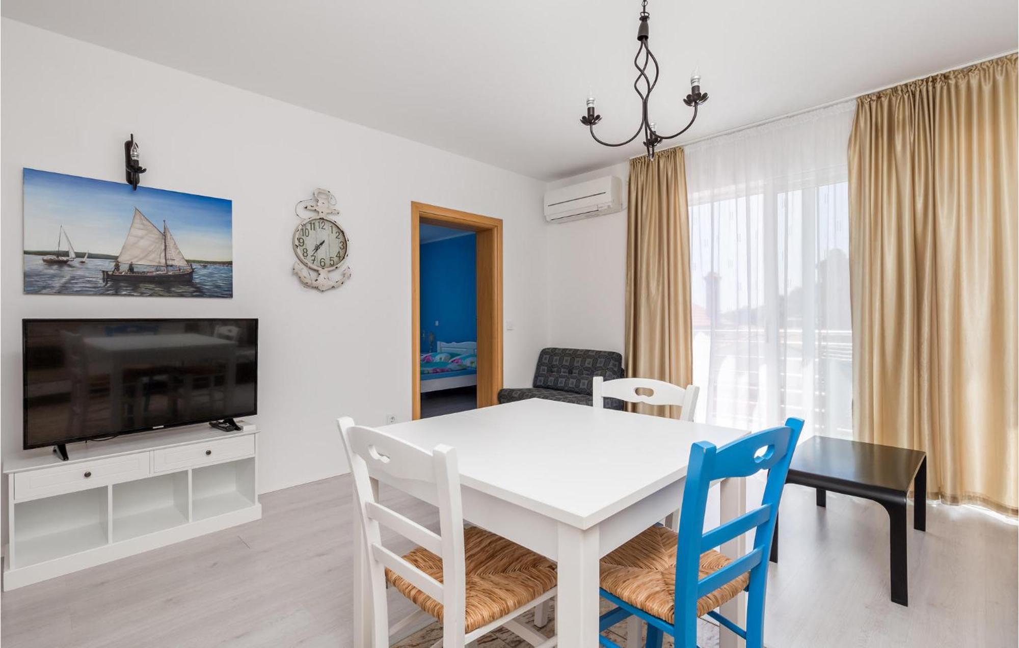 1 Bedroom Gorgeous Apartment In Mošćenička Draga エクステリア 写真