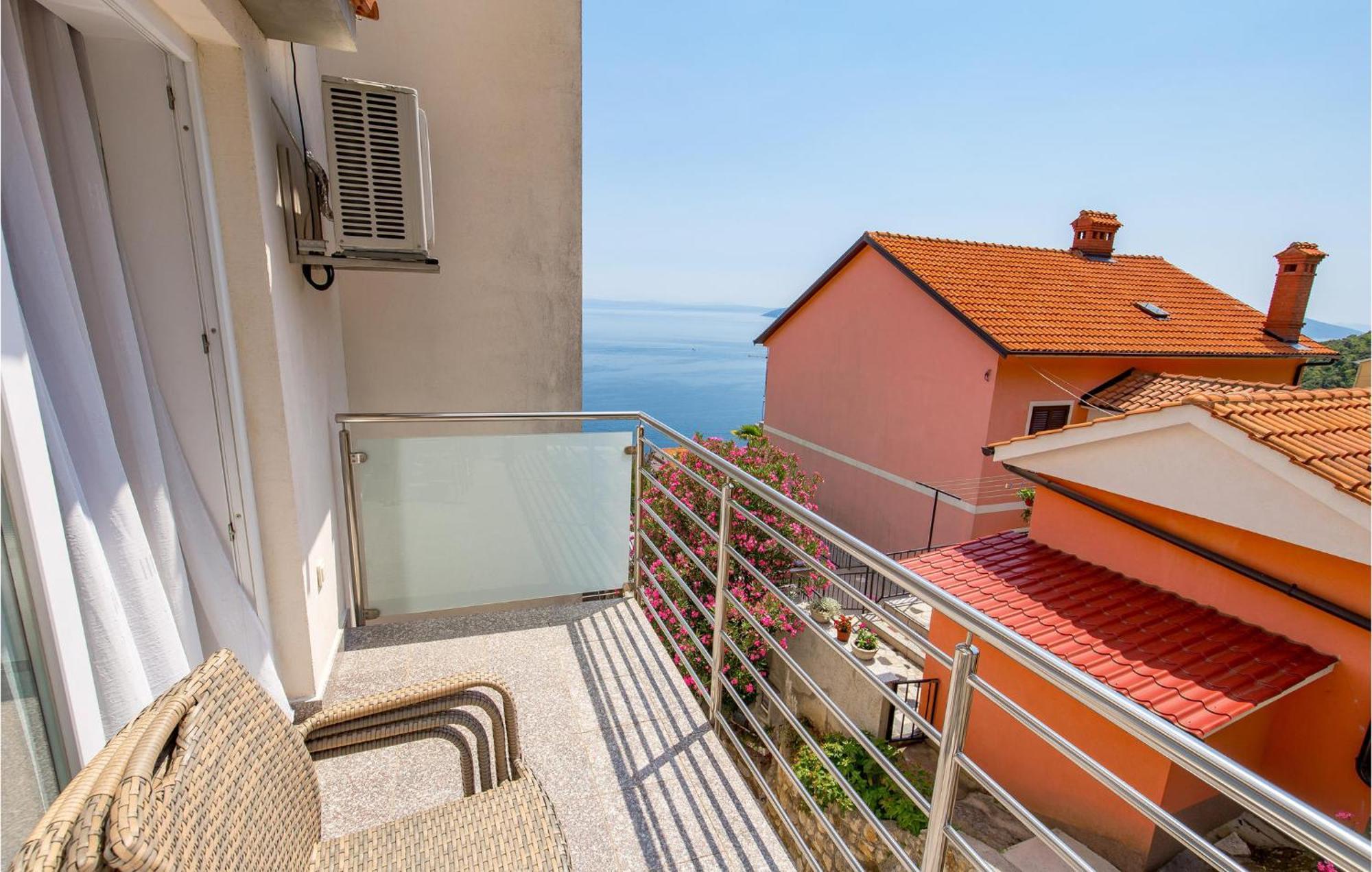 1 Bedroom Gorgeous Apartment In Mošćenička Draga エクステリア 写真